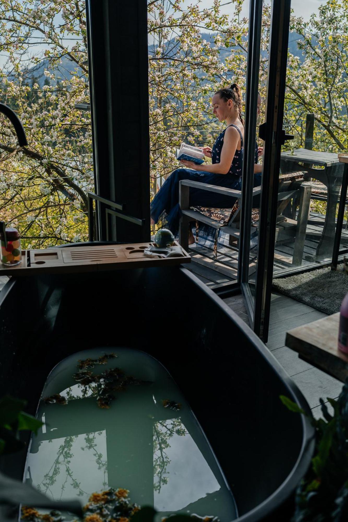 Казковий Дім Та Garden Два Будиночки В Горах З Чаном-Джакузі Slavske Exterior foto